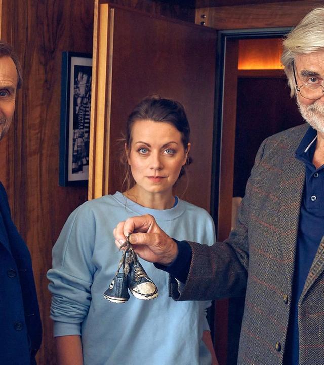 Lothar & Madison – I don't fuck Monkeys