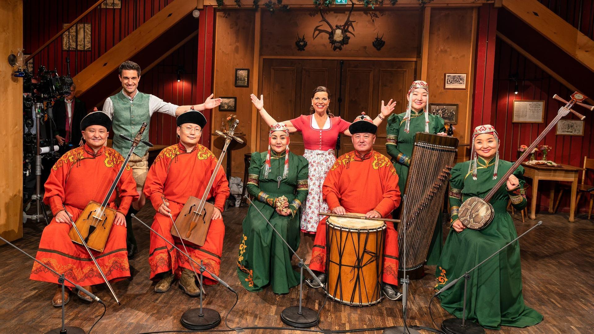 Mit Khukh Mongol, Windstreich Musikanten, Baldhamer Virtuosenterzett u. a.