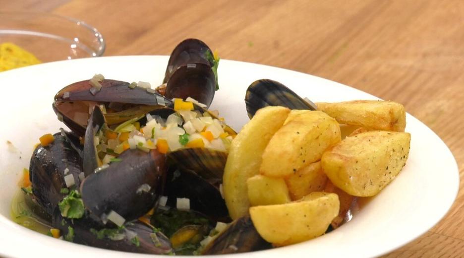 Moules & Frites mit Aioli-Mayonnaise