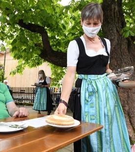 Öffnung unter Vorbehalt: Vor welchen Herausforderungen stehen Hotels und Restaurants?