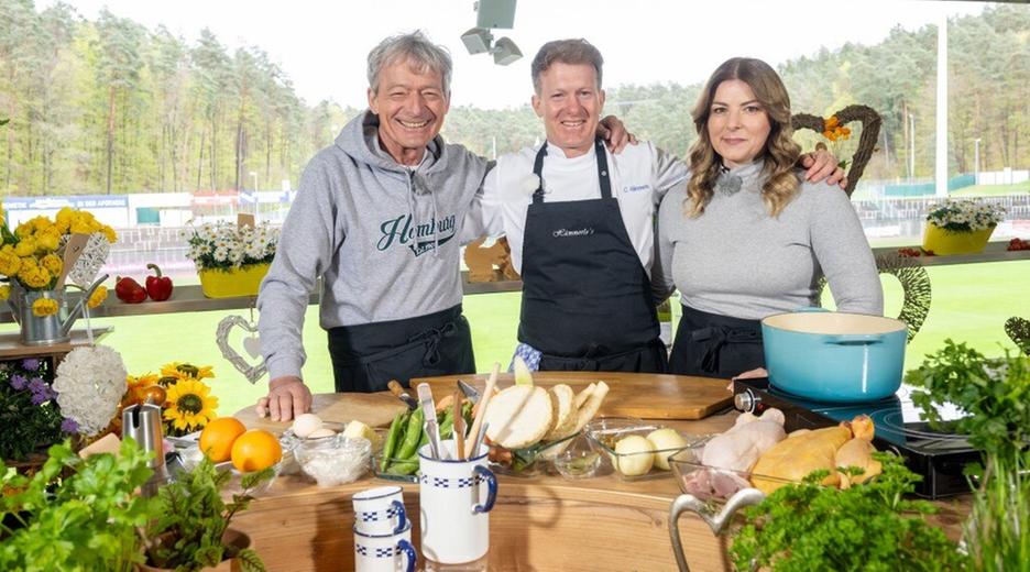 Omas Hühnersuppe mit bunten Kneppscher