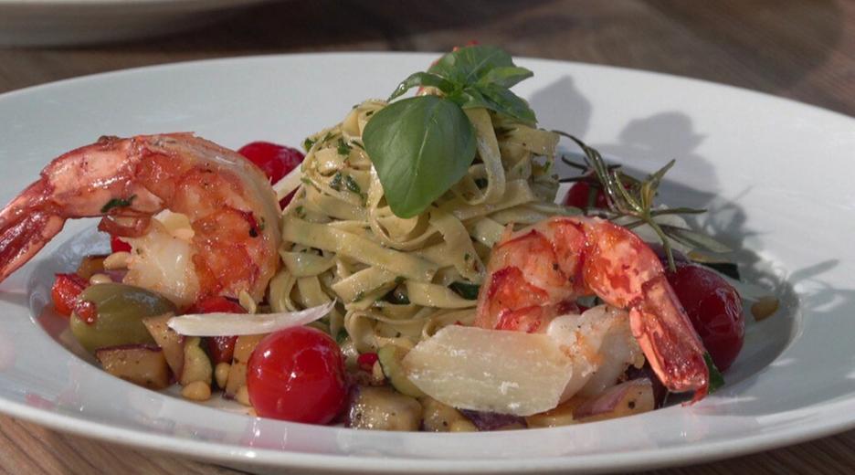Pasta "Chitarra" mit Pesto, Grillgemüse und Gamba