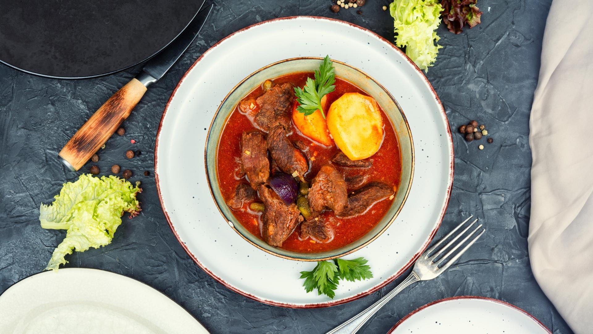 Rehragout mit Birnen-Topfenknödel - Mit Herz am Herd