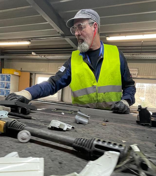 Schätze im Elektroschrott - Recycling von Handy, Fernseher und Co.