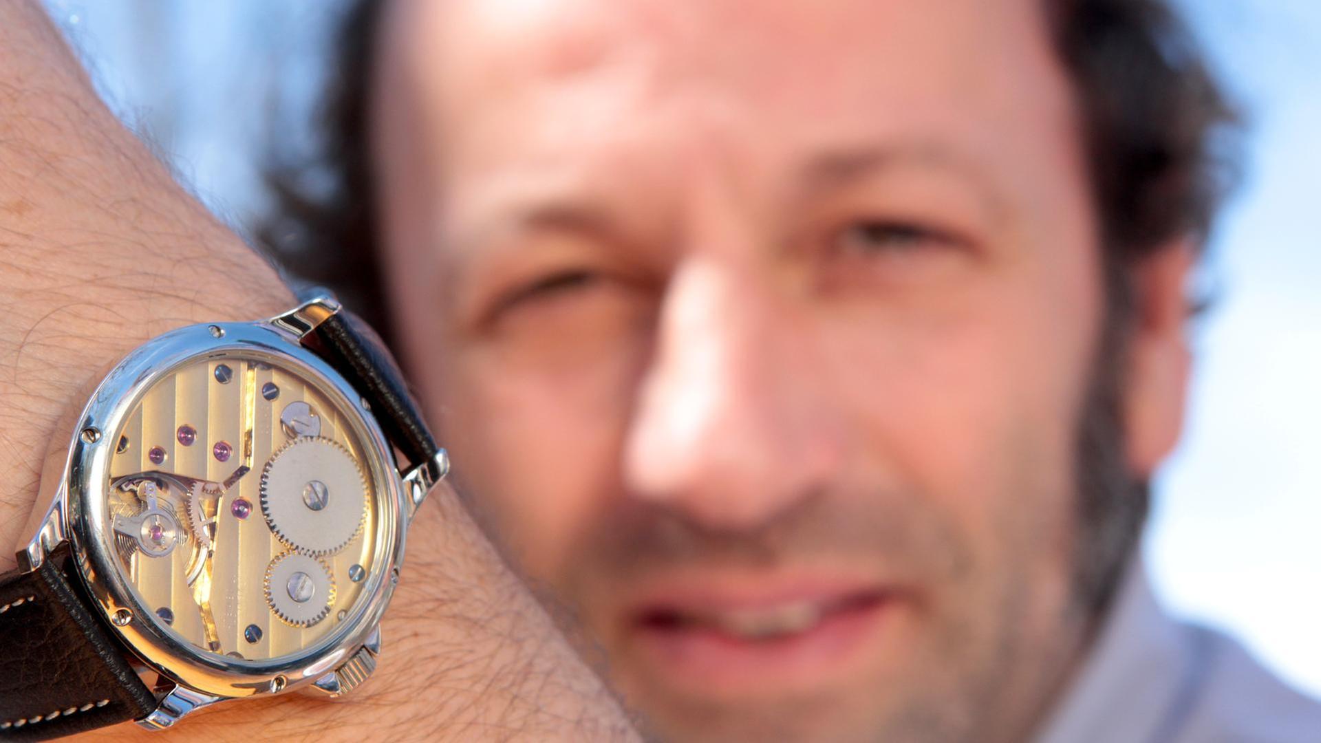 Schmidt Max und die selbst gebaute Uhr