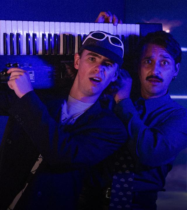 Tiavo Song: Romantisch am Stammtisch