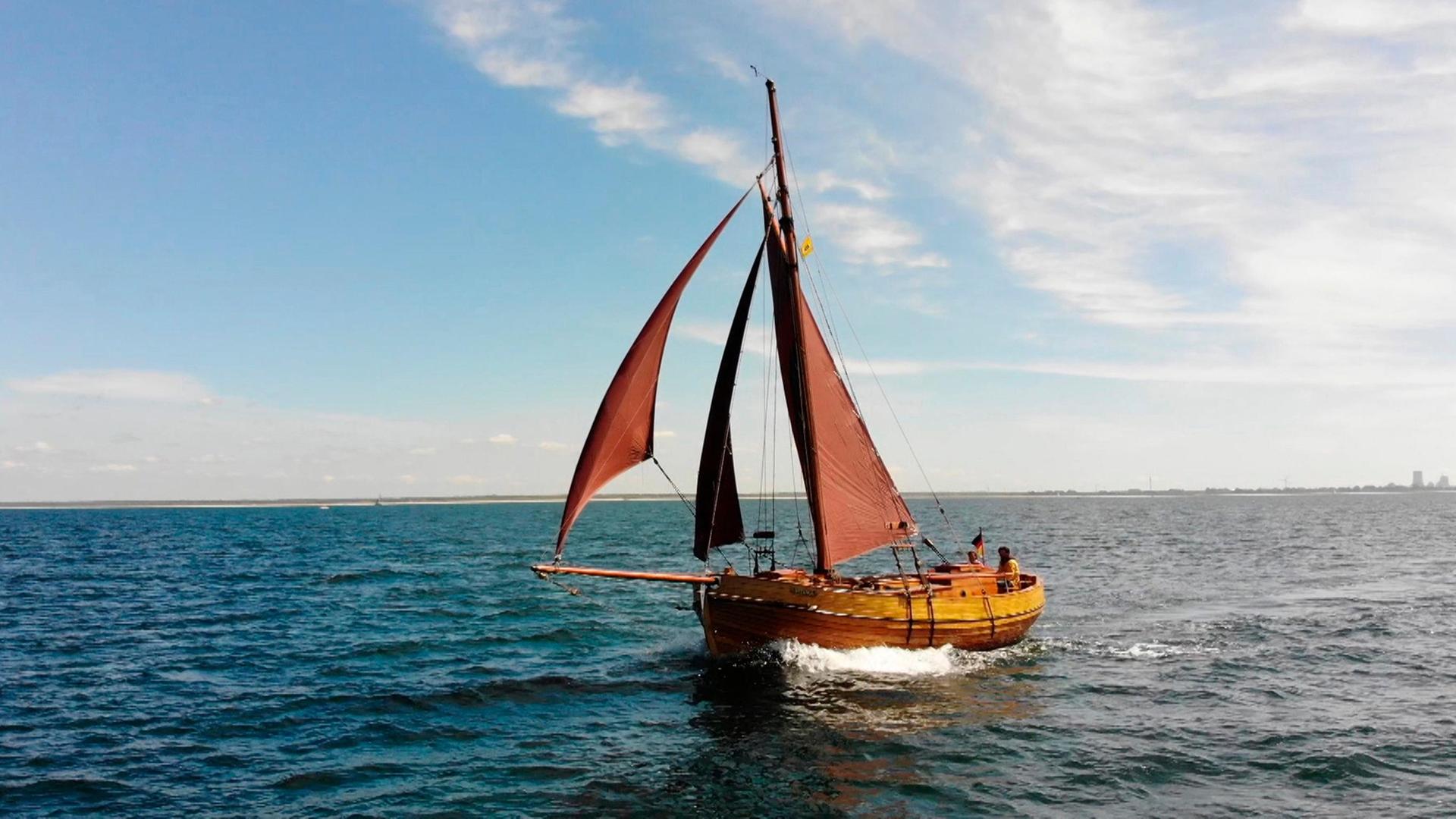 Traditionssegler fahren auch bei Flaute