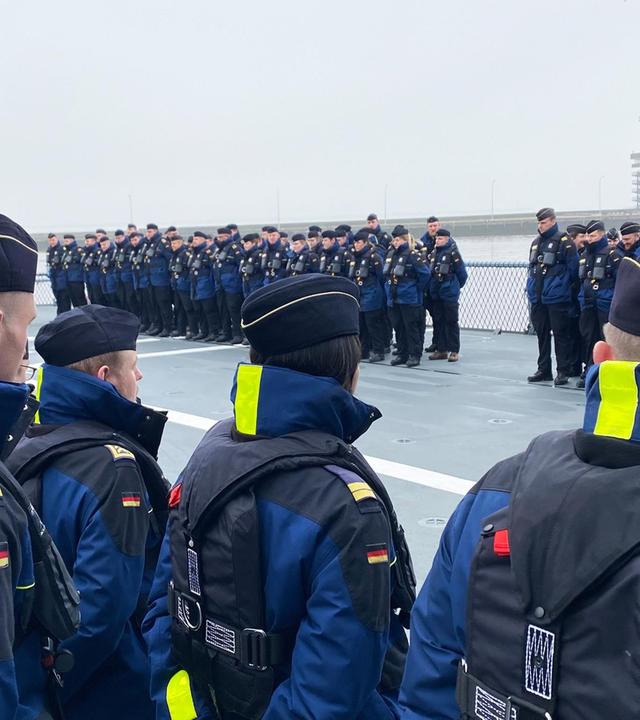 Trainieren für den Ernstfall - Mit der Fregatte über die Nordsee