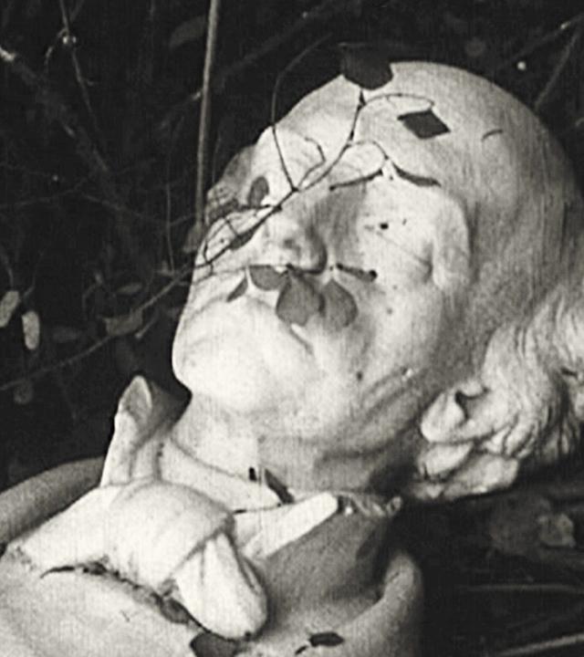 Uhland-Denkmal umgestürzt