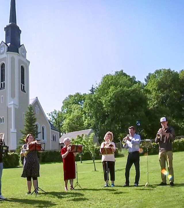 Unser Dorf hat Wochenende: Neundorf - Thermalbad Wiesenbad