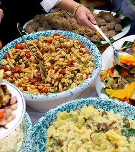 Vegetarierin, Veganer, Fleischesser: Wie bekommen Sie alle an einen Tisch?