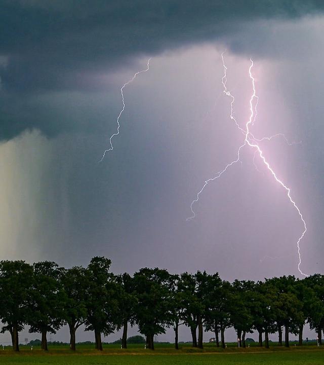 WDR extra: Heißester Tag und Gewitter im Westen