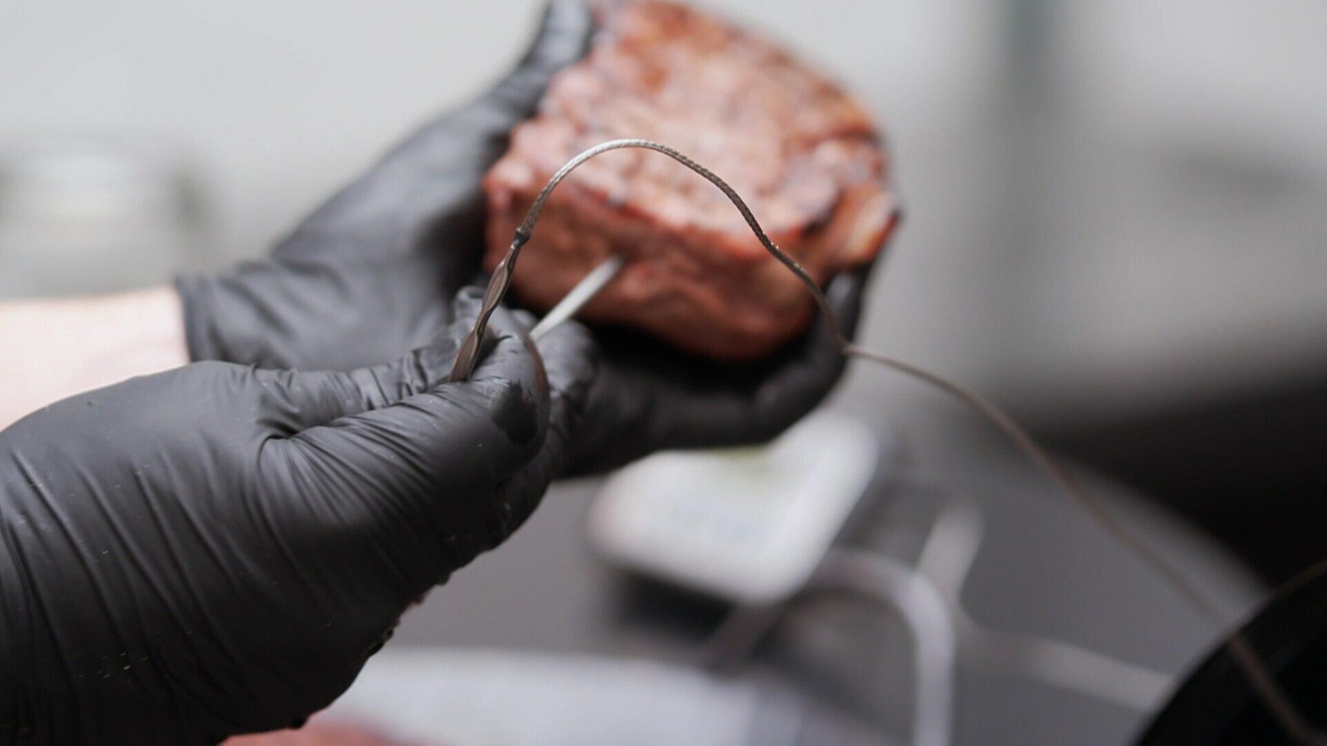 Wie man eine eiserne Pfanne schmiedet und ein richtig gutes Steak macht