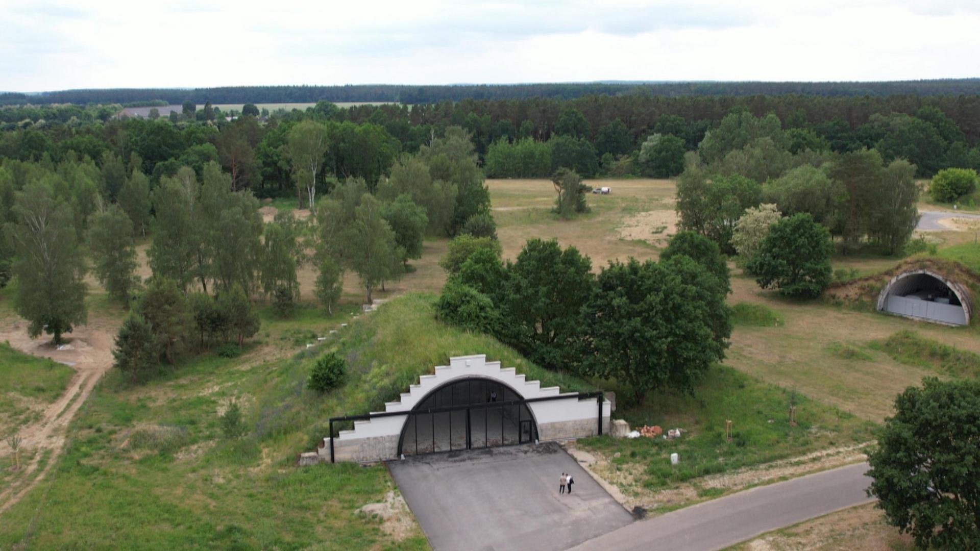 Wohnen mit Flugzeug am Bett