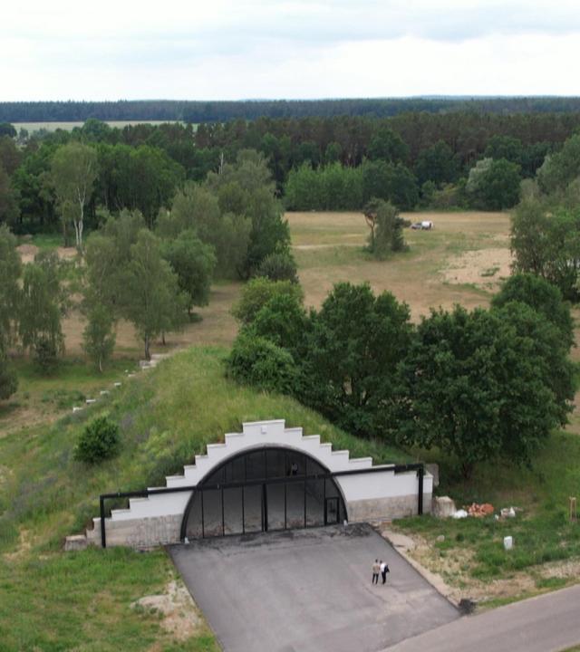 Wohnen mit Flugzeug am Bett