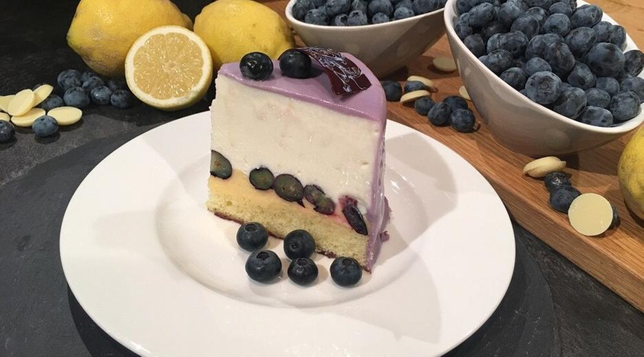 Zitronen-Blaubeer-Torte