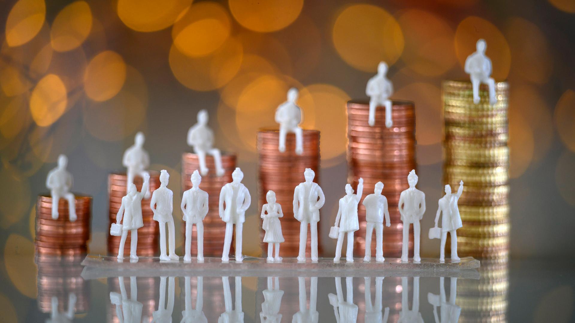 Zu wenig oder zu viel: Was halten Sie von 15 Euro Mindestlohn?