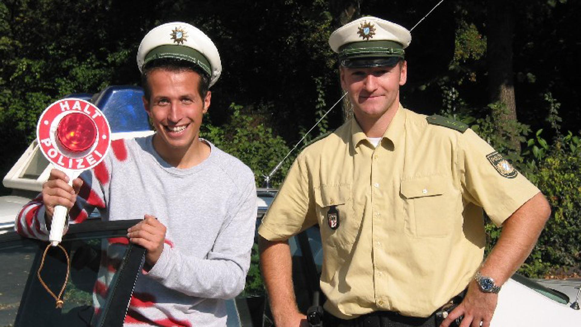 Achtung, Achtung! Hier spricht die Polizei!