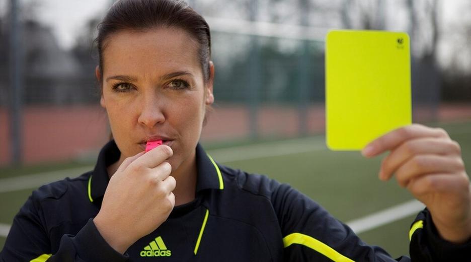 Mit dem Schiri auf Ballhöhe