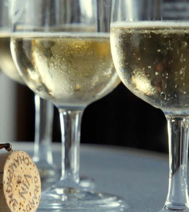 Re: Ausgebeutet für Champagner