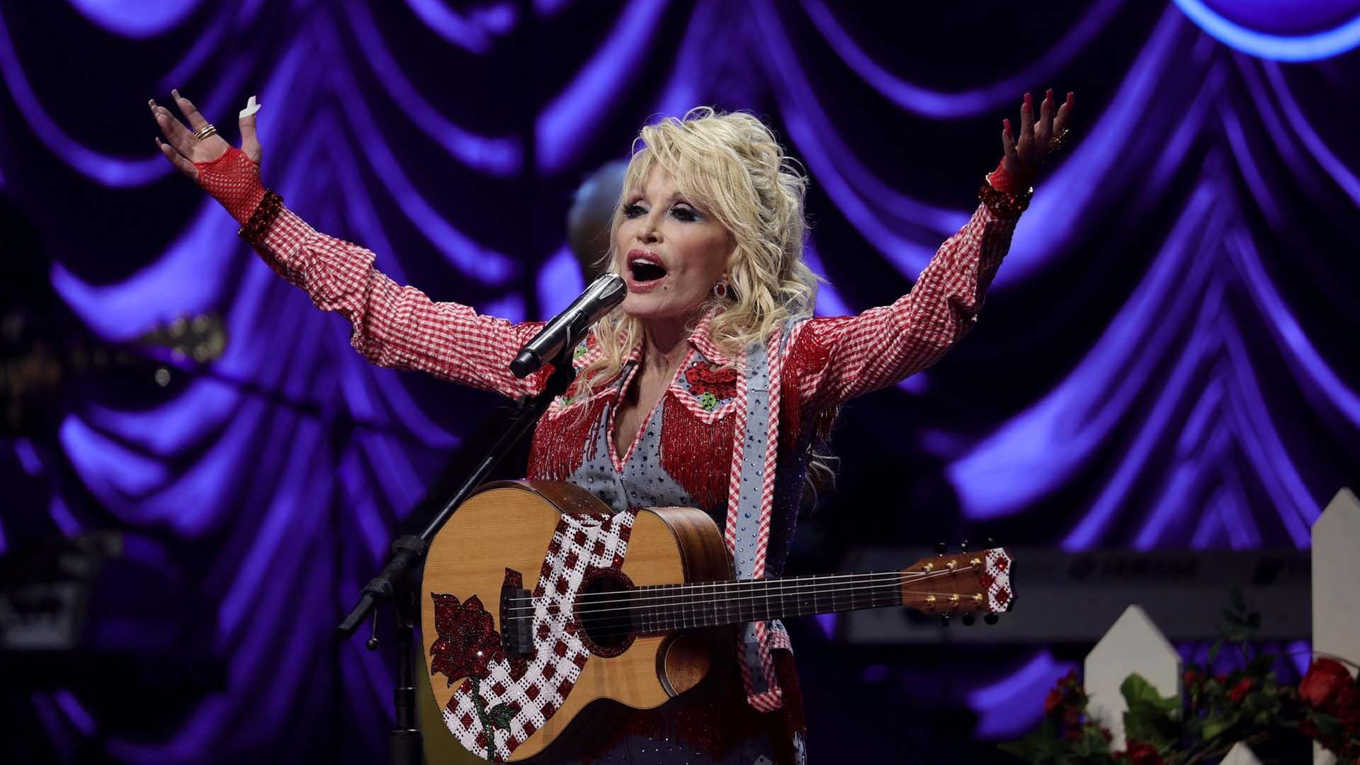 Dolly Parton: Everybody's Darling