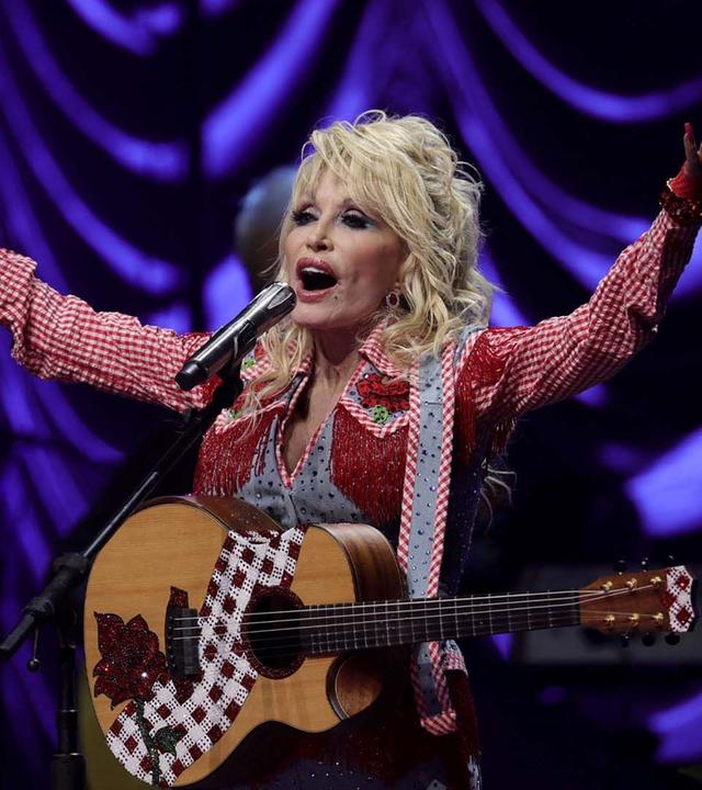 Dolly Parton: Everybody's Darling