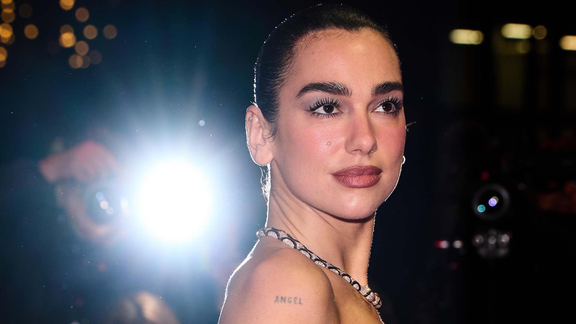 Dua Lipa - Unstoppable