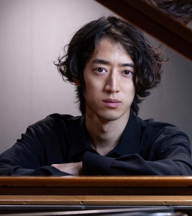 Hayato Sumino spielt Rachmaninows Klavierkonzert Nr. 2 - Wiesbaden