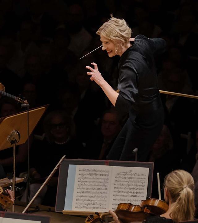 Joana Mallwitz & Alice Sara Ott - Ravel, Beethoven, Meredith und Dessner