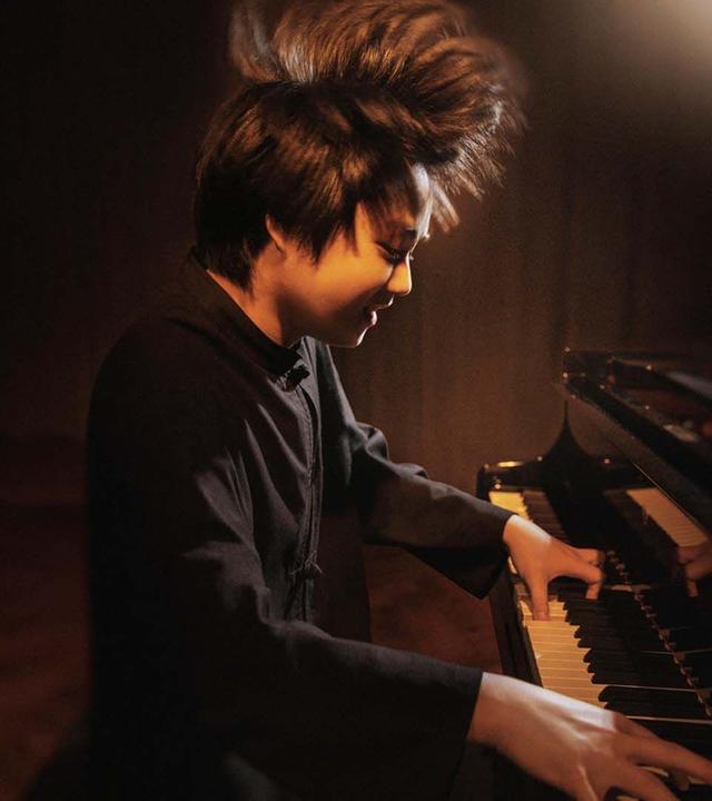 Mao Fujita spielt Mozarts Klavierkonzert Nr. 21 - Valencia