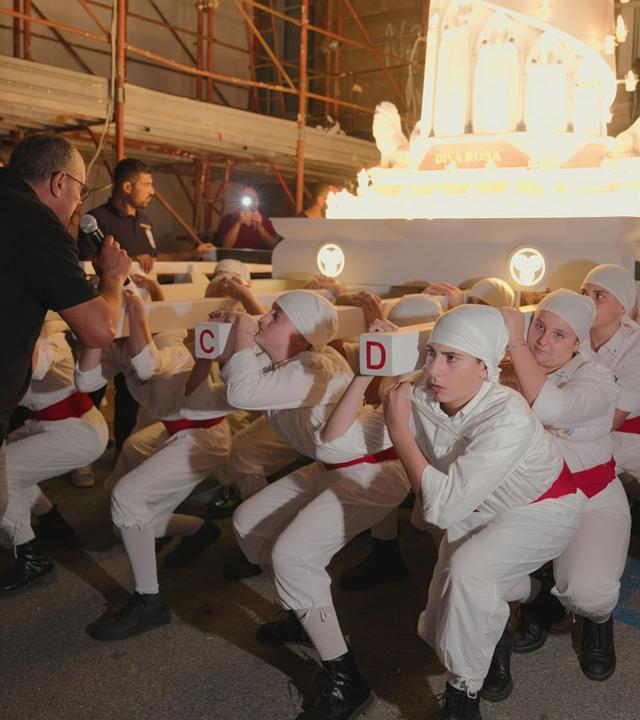 Re: Mädchen-Power für ein uraltes Ritual