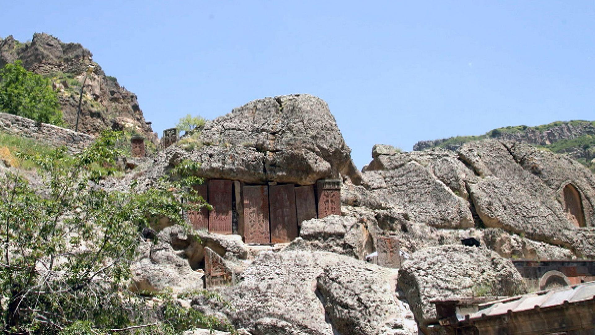 Stadt Land Kunst - Armenien / Fontainebleau / Schweiz