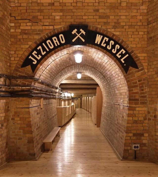 Stadt Land Kunst - Elfenbeinküste / Portugal / Polen