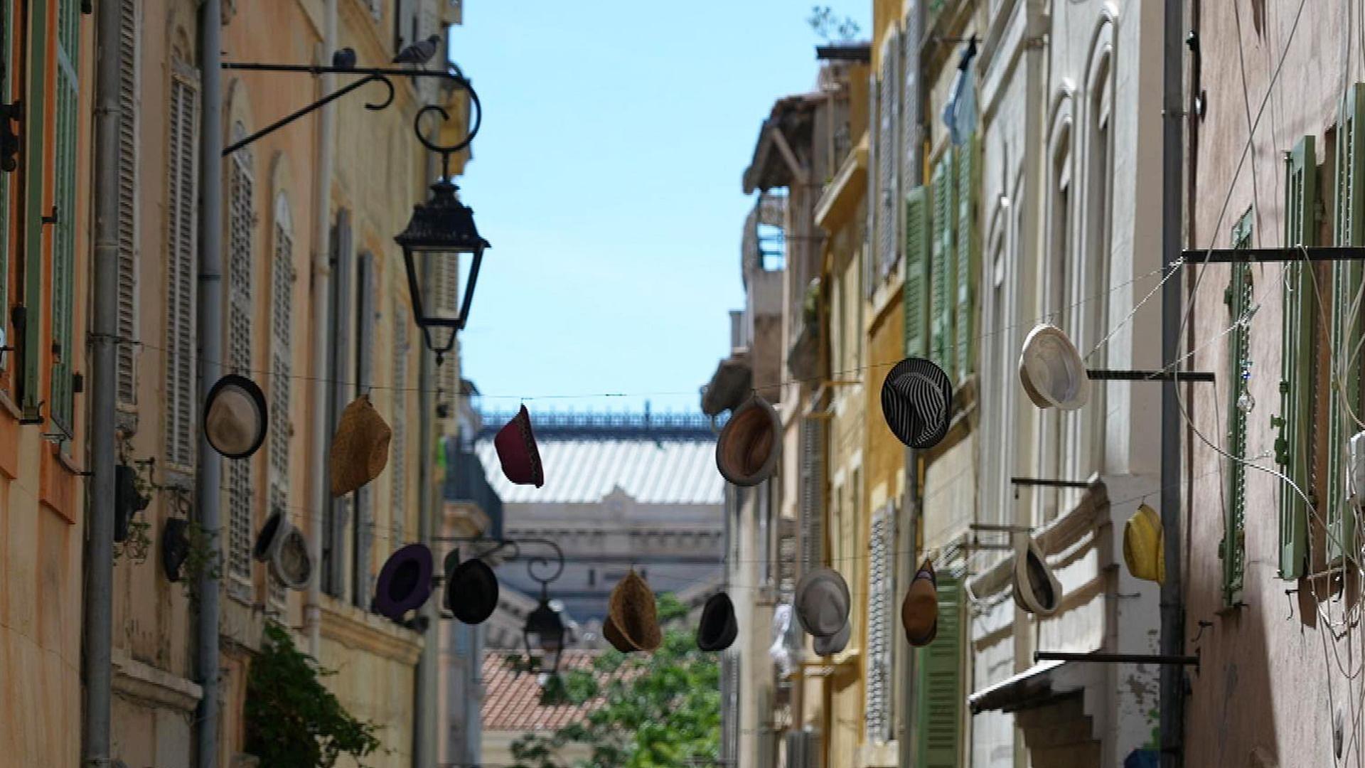 Stadt Land Kunst - Island / Marseille / Italien