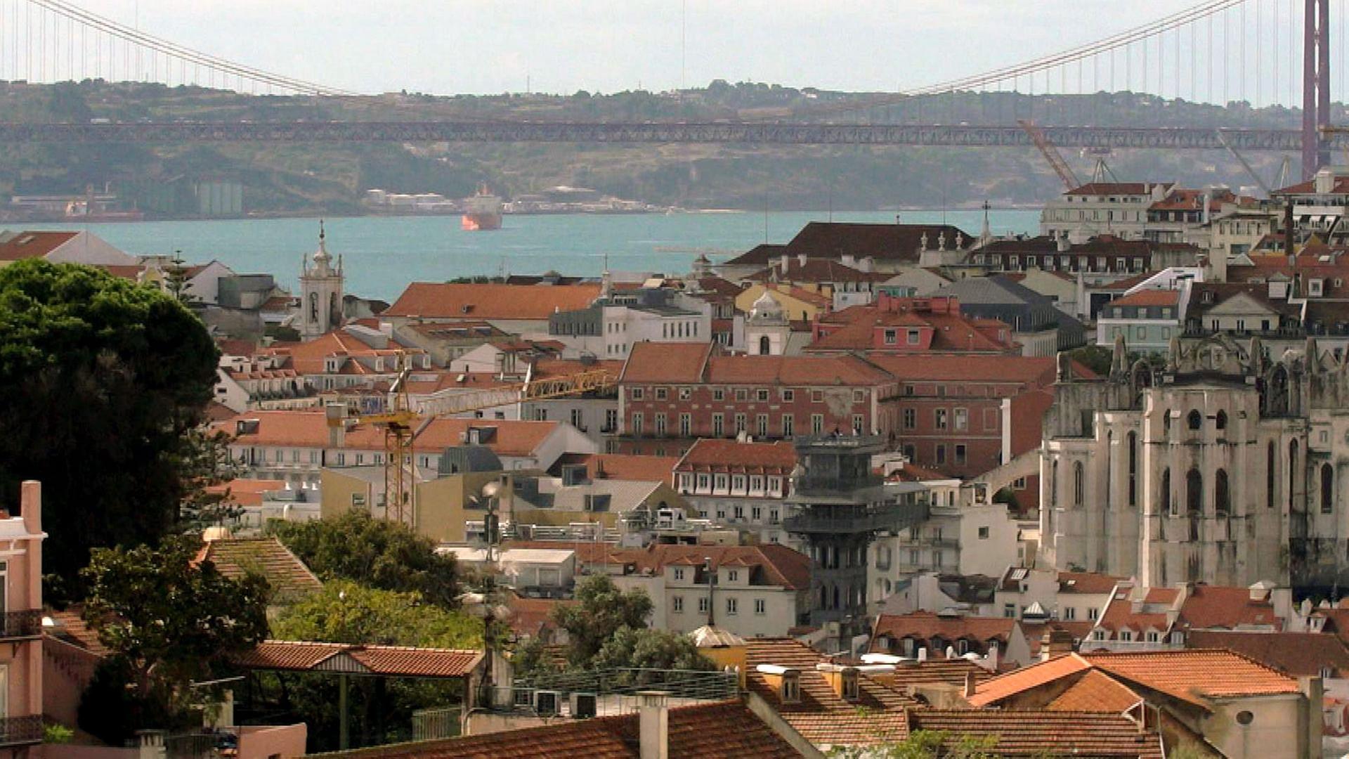 Stadt Land Kunst - Lissabon / Usbekistan / Hendaye