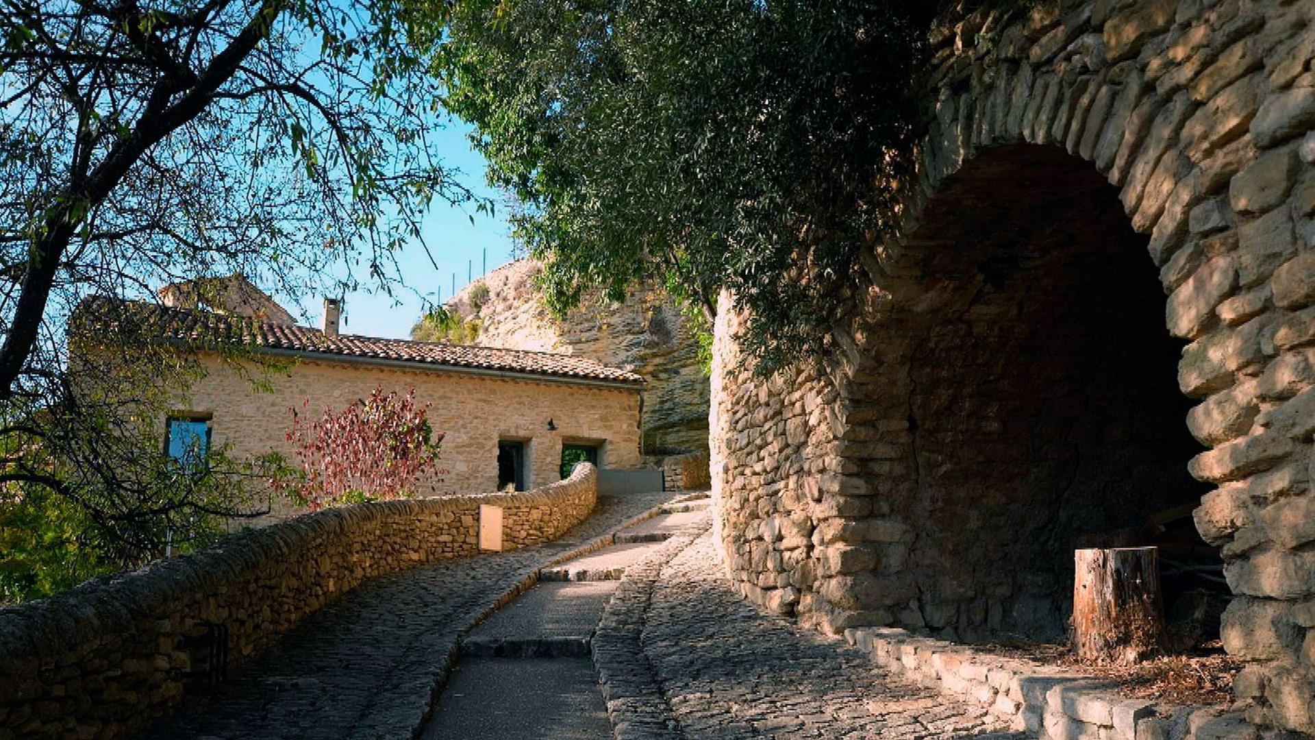 Stadt Land Kunst - María Sánchez' Andalusien / Puerto Rico / La Roque-sur-Pernes