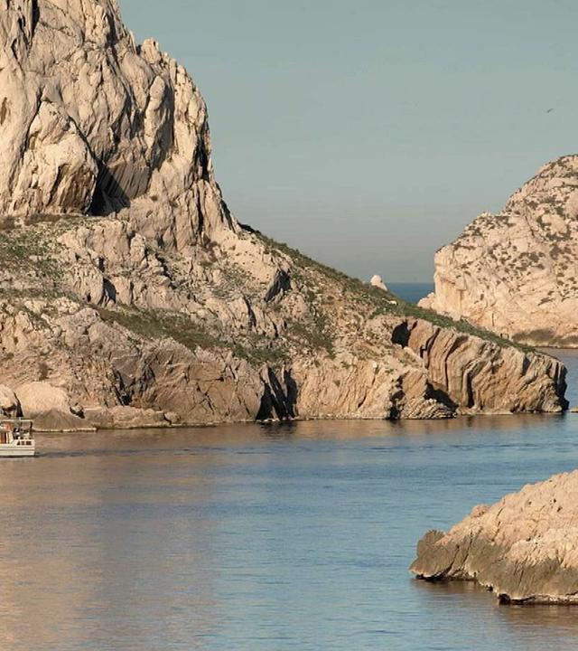 Stadt Land Kunst - Marlen Haushofers Österreich / Marseille / Marquesas
