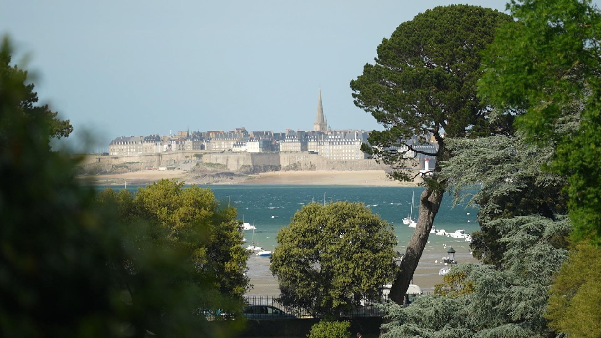 Stadt Land Kunst - Rodrigo Cuevas' Asturien / Südafrika / Dinard