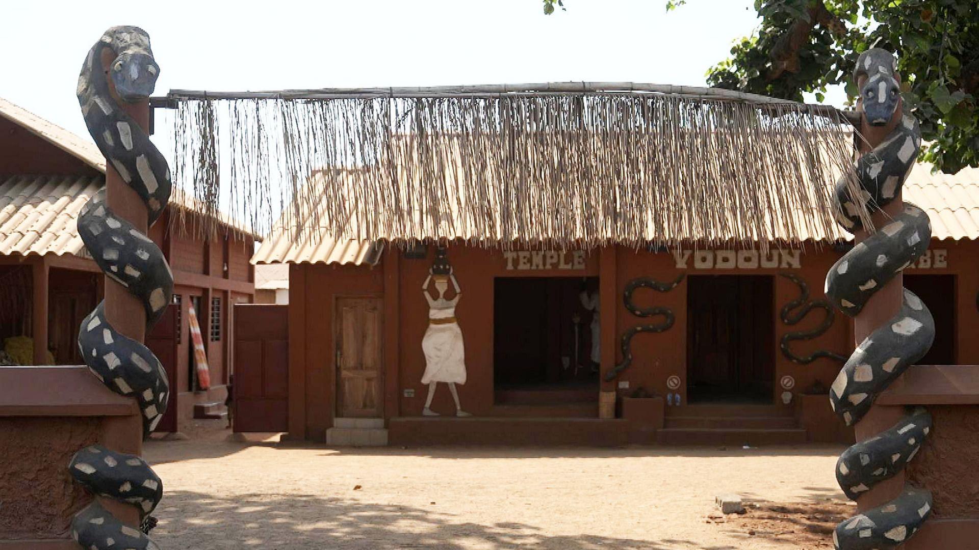 Stadt Land Kunst - Romuald Hazoumés Benin / Tasmanien / Slowenien