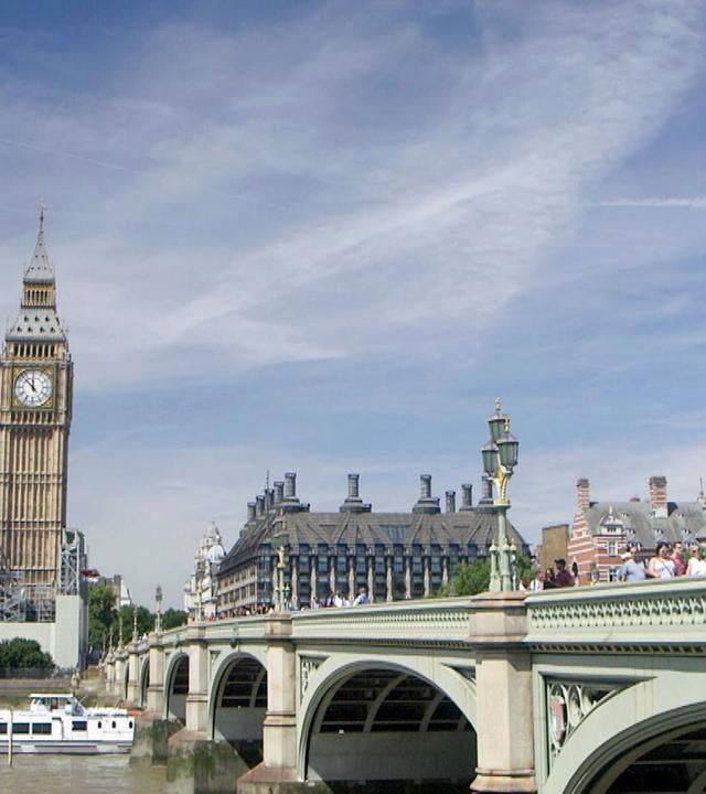 Stadt Land Kunst - Yves Tanguys Bretagne / Toskana / London