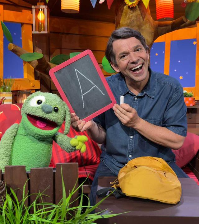 Der Buchstabe A - Knolle und Juri spielen Schule
