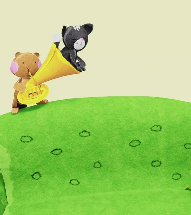 Die Katze macht ein Schläfchen