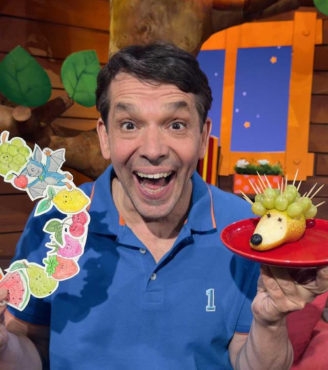 Gesichter aus Obst gestalten - Obstkranz bei MACH MiT!