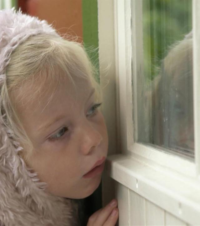 Häschen versteckt sich