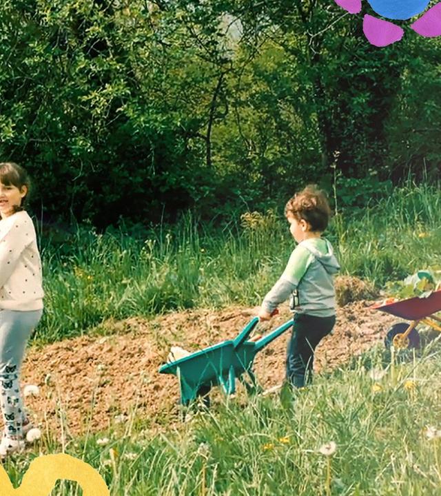 Julija und Janja pflanzen Gemüse