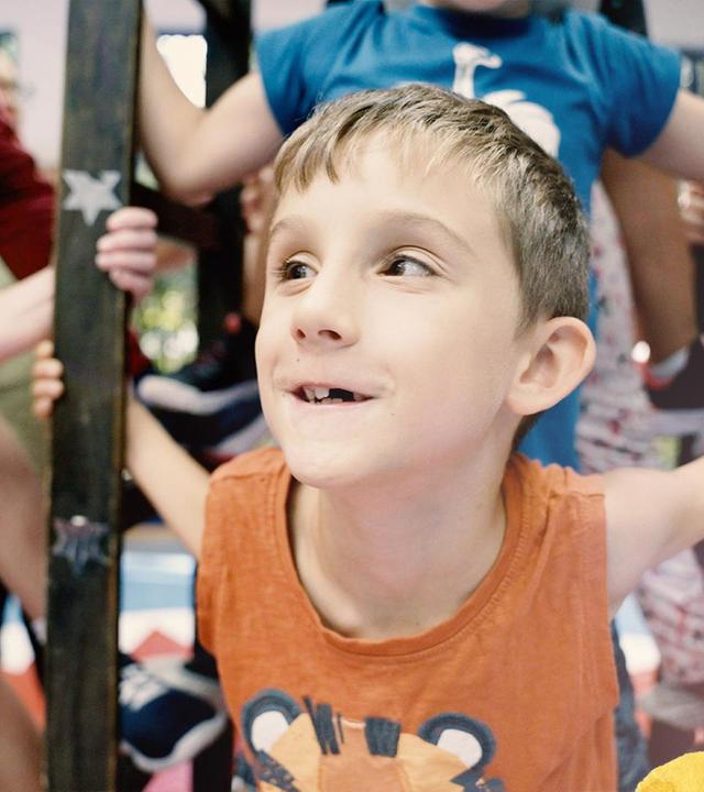 Julius übt für die Zirkusshow