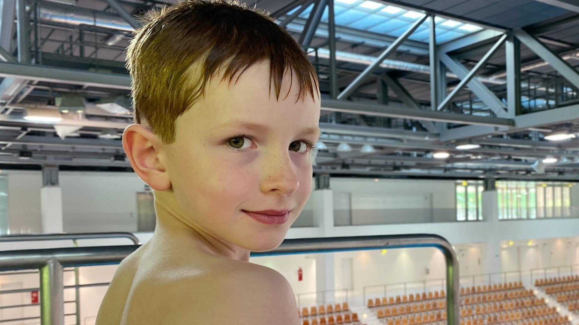 Lior lernt Wasserspringen