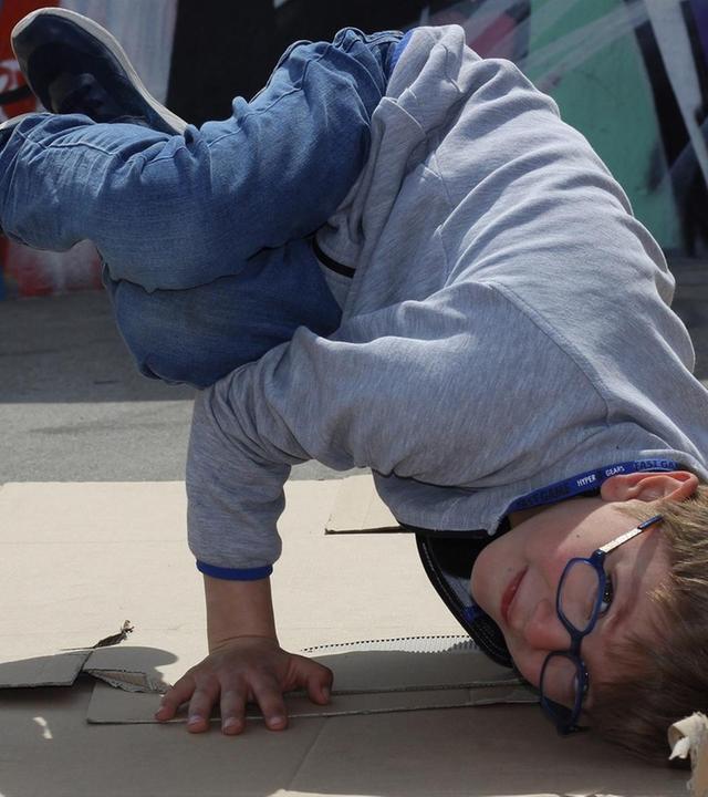Max macht Breakdance