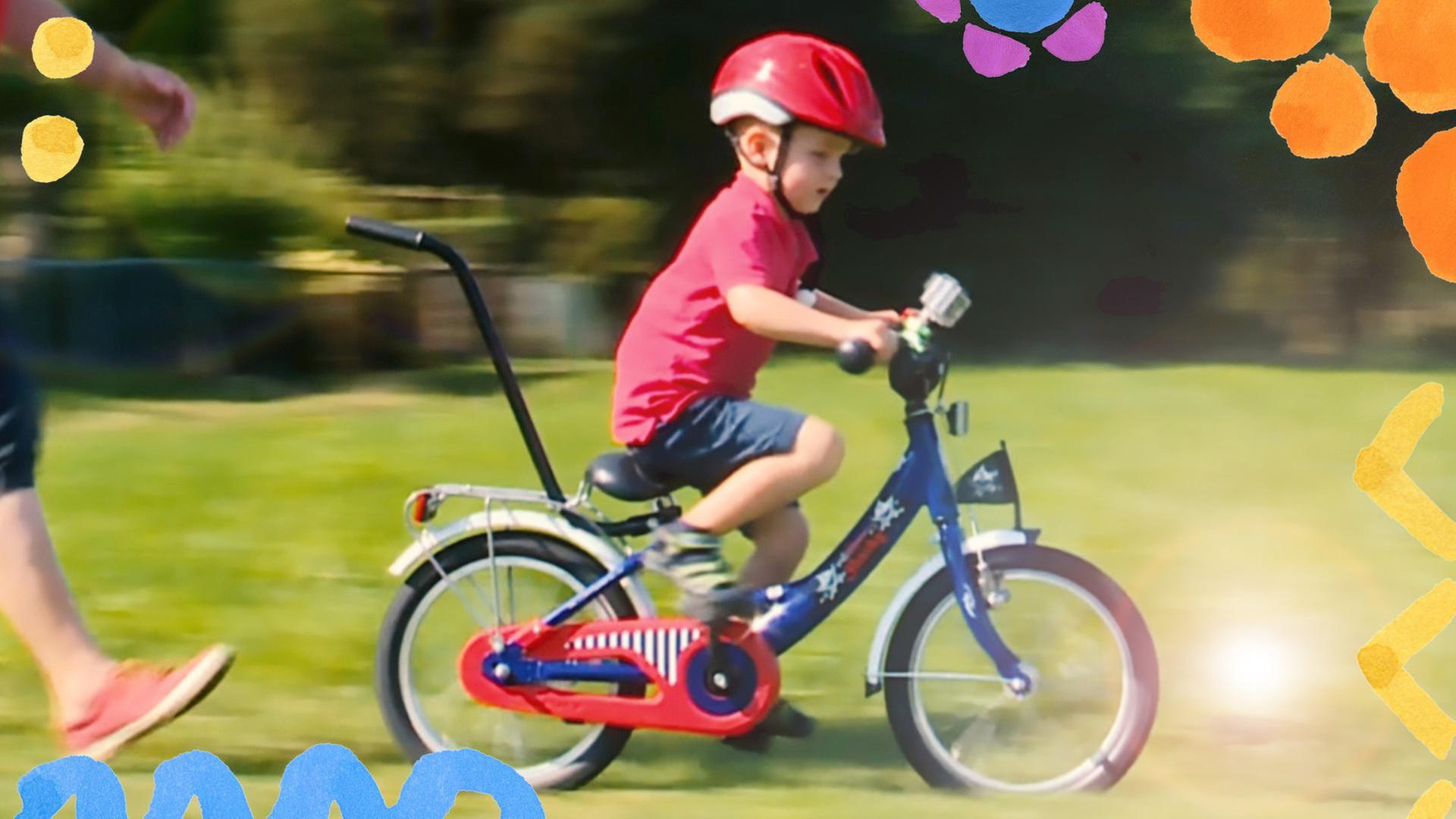 Oskar lernt Fahrrad fahren