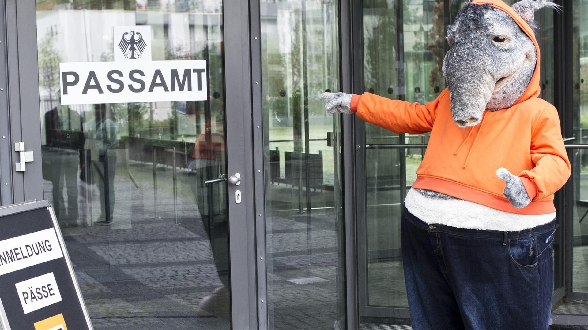 Warten auf dem Passamt